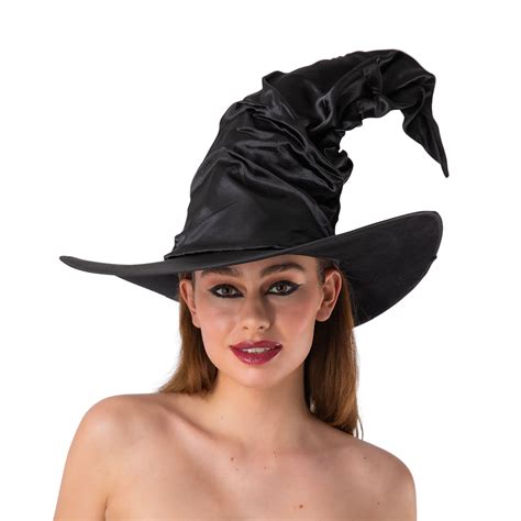 Crokoed witch hat